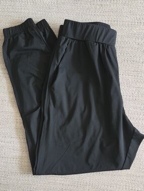 Sculpted Featherweight Joggers Lg